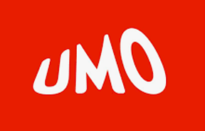 Bilden har en röd bakgrund. På den står det UMO i vita bokstäver.